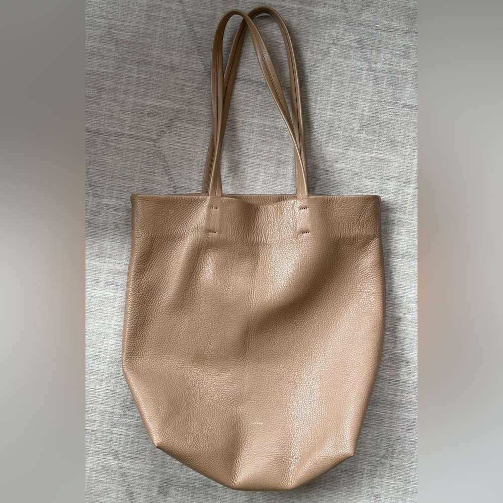 Cuyana Tall Easy Tote Bag in Cappuccino. Great condition.